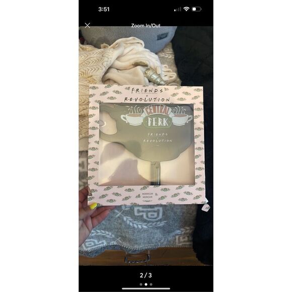 Revolution makeup x friends central perk coffee cup mirror handheld vanity - Picture 2 of 3